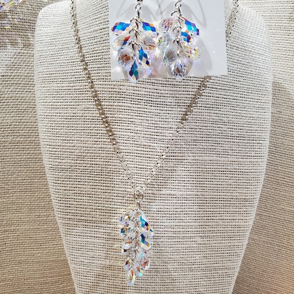 Swarovski Crystal bunch of drops necklace - Picture 3 of 4